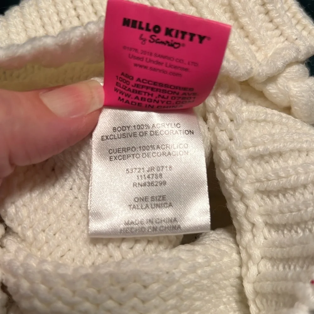 Hello Kitty Stocking Hat - Picture 3 of 3